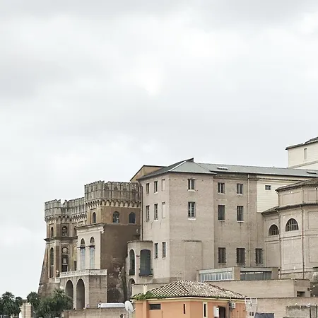 Πανσιόν Zeus Group Vatican *