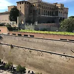 Zeus Group Vatican بيت ضيافة