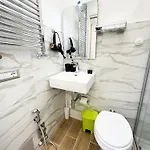 Zeus Group Vatican بيت ضيافة *